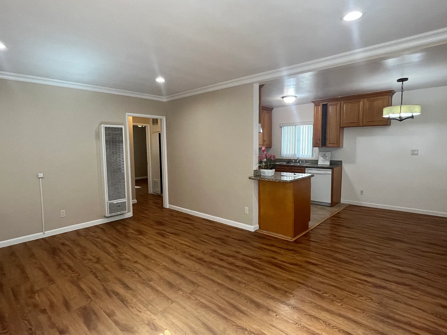 2 bed, 900 sqft, $2,195 — Photo 1