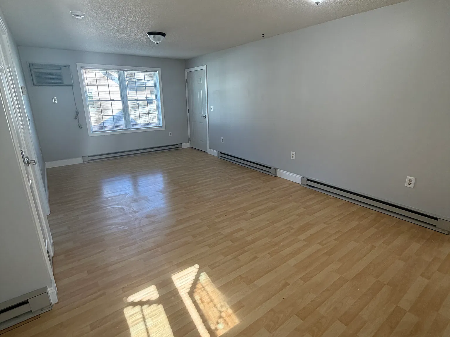 1 bed, 800 sqft, $1,500 — Photo 2