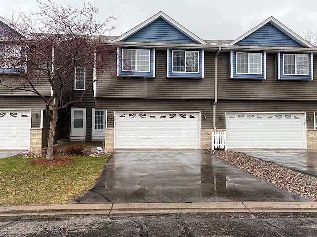 1st image of 1225 122nd Ln NE