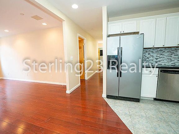 5th image of 2716 12th St APT 1A