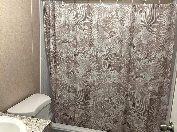 4th image of 105 Old Yorkville Rd