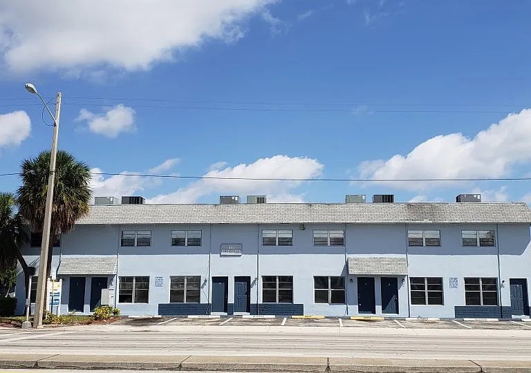 1160 Blue Heron Blvd W #J — Photo 1