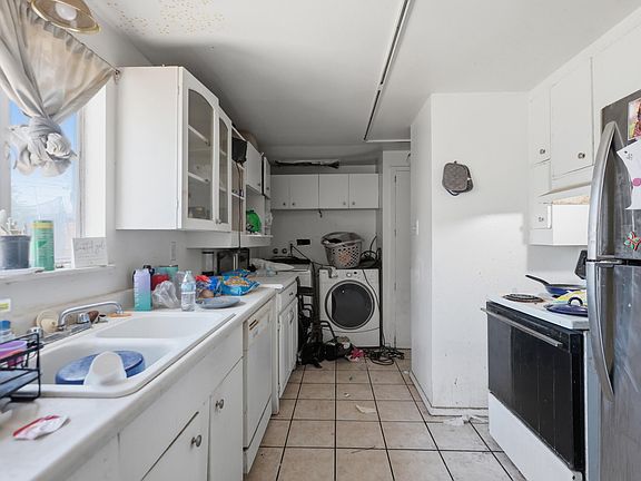 4th image of 1025 Muriel St NE