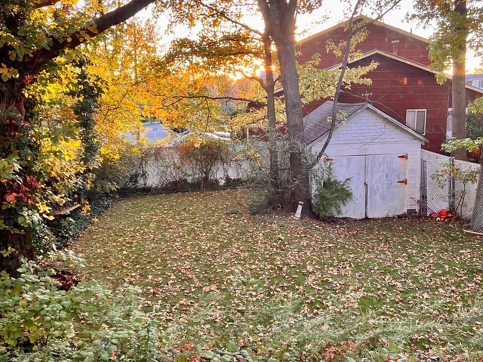 2nd image of 446 Vernon Ave