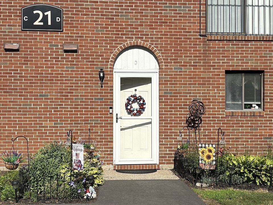 1st image of 21 Darling St APT D