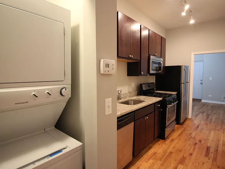 3007-09 W Lawrence Ave — Photo 4