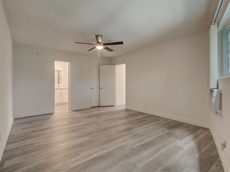 Ethel Avenue Apartments — Photo 44
