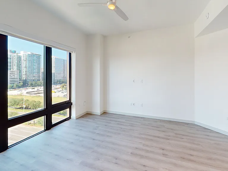101 N Meridian — Photo 133