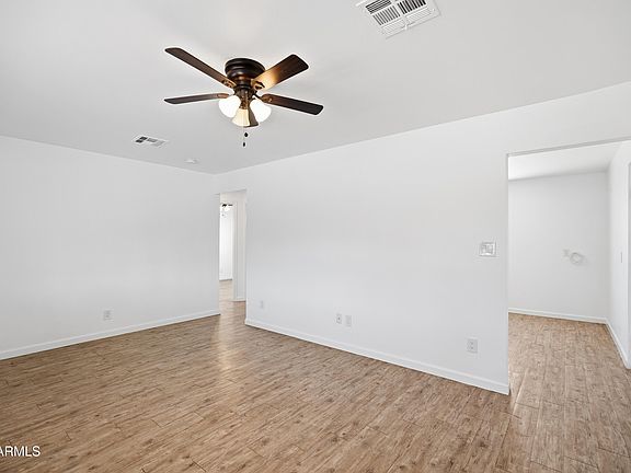4th image of 11108 W MISSOURI Avenue