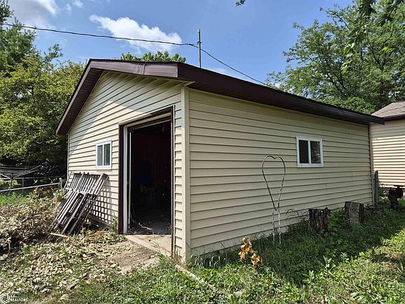 5th image of 1530 Prairie St