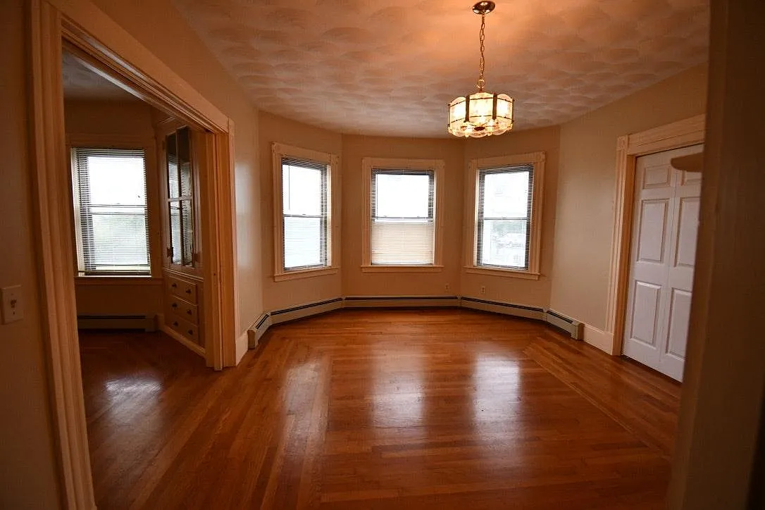 3 bed, 1478 sqft, $2,200 — Photo 1