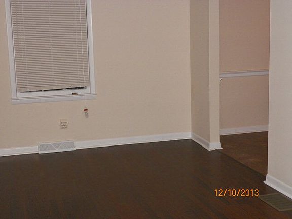 5th image of 422 Wallace Ct