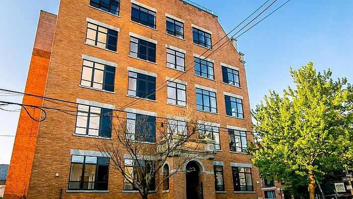 Rented by Nooklyn NYC LLC | media 50