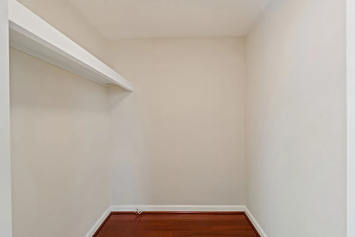 Building Photo - 4600 Duke St #1020