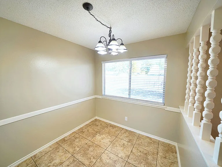 225 Linda Ct — Photo 15