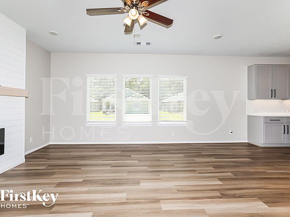 3rd image of 811 Steam Ridge Ln