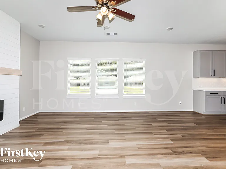811 Steam Ridge Ln — Photo 3