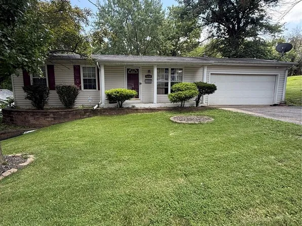 5206 Ville Rosa Ln, Hazelwood, MO 63042