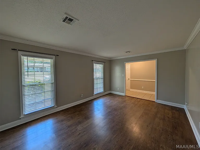 1201 Hillman St — Photo 4