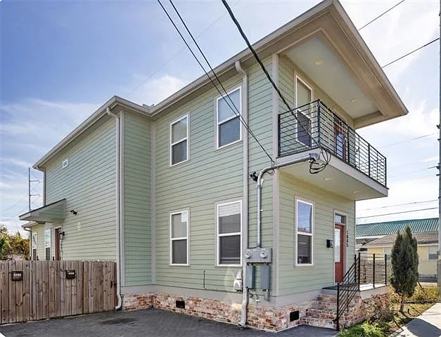 2 bed, 2.0 bath, 900 sqft, $1,650 — Photo 2