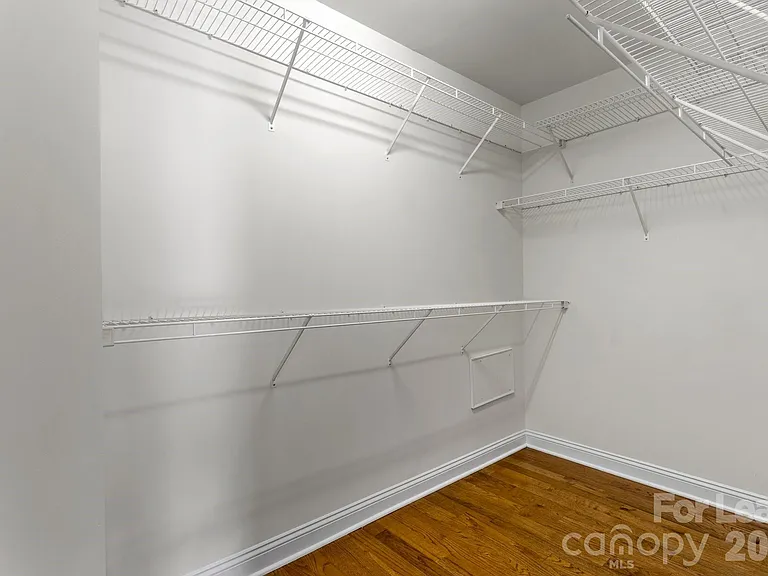 1192 Hampton Gardens Ln — Photo 24