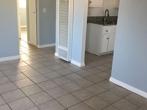 5th image of 2839 Hyans St APT 3