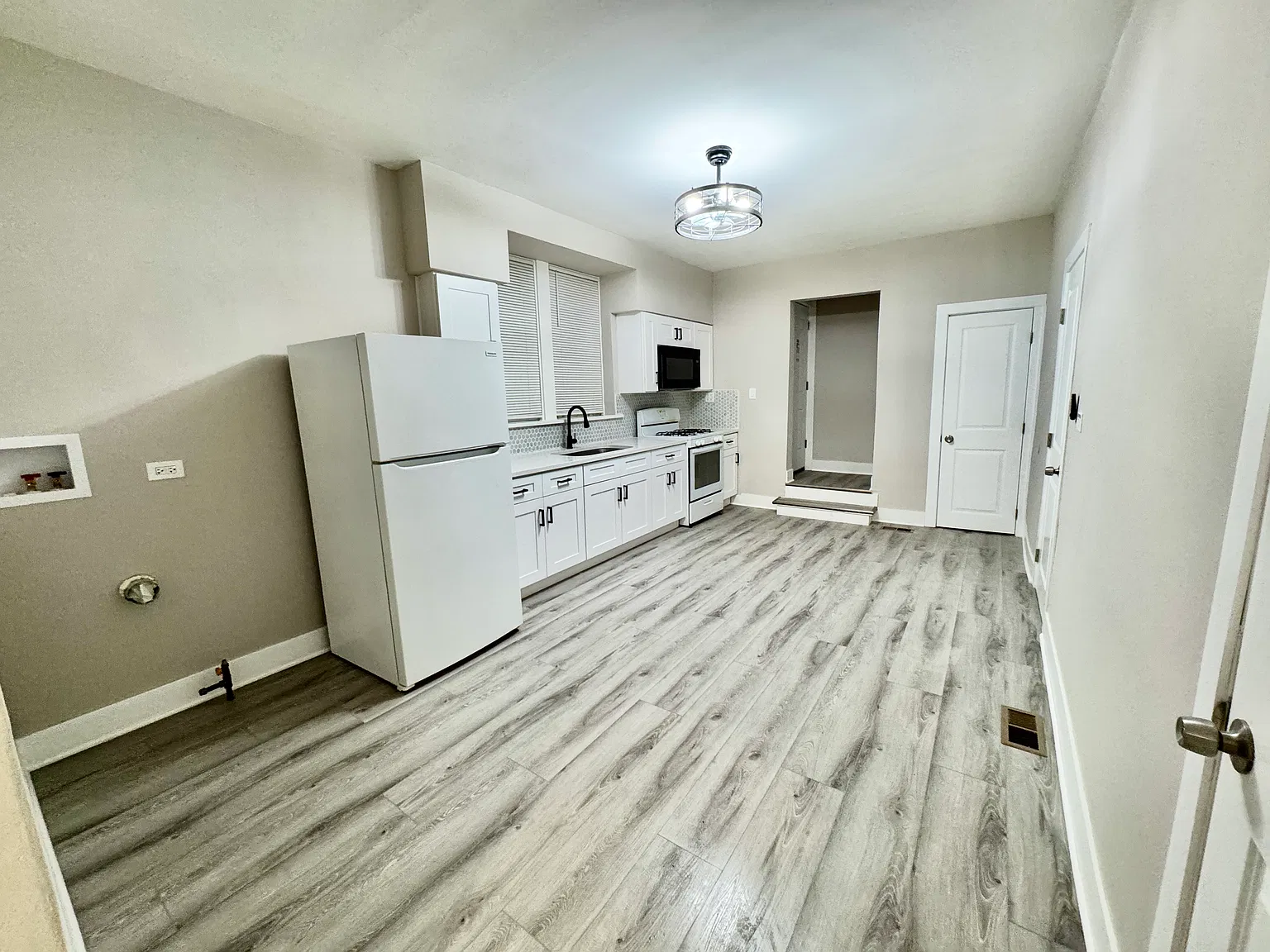 3 bed, 1100 sqft, $1,650 — Photo 3