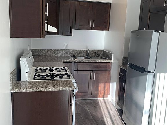 3rd image of 7205 Fountain Ave APT 3