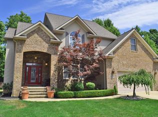 2655 Trafalgar Sq, Willoughby, OH 44094