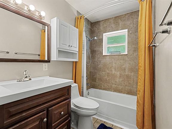 5th image of 4419 DOLPHIN DR