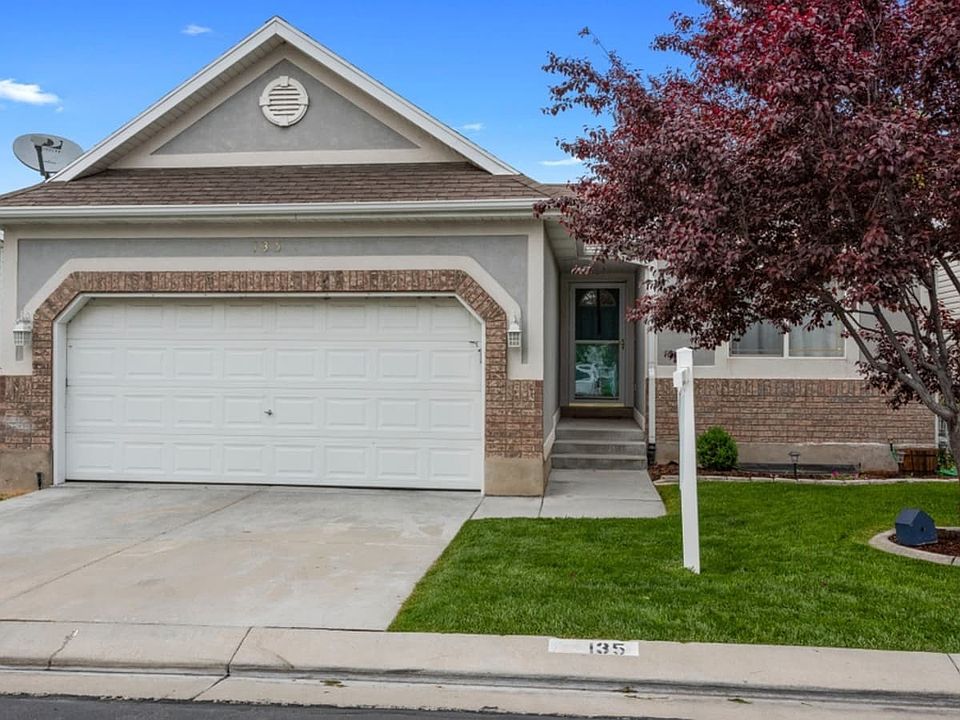 1st image of 135 Crystal Bay Dr