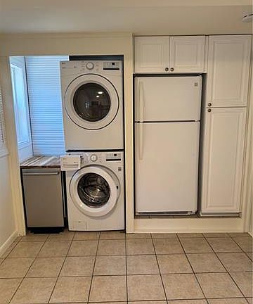 4th image of 501 Metairie Lawn Dr #B