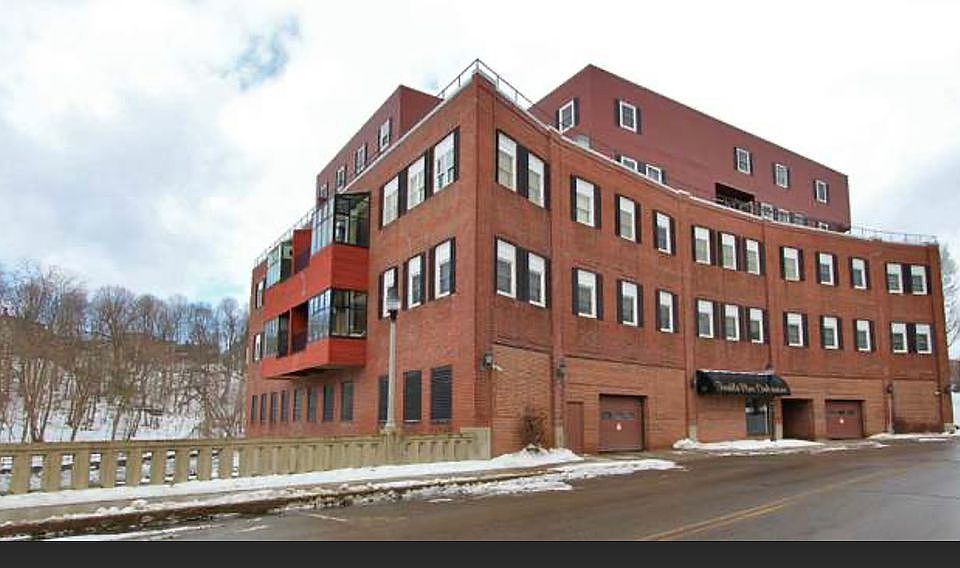 2nd image of 112 Franklin St APT D3