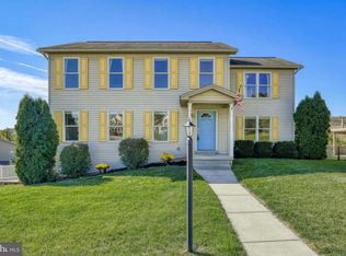 411 Valley View Cir, New Cumberland, PA 17070