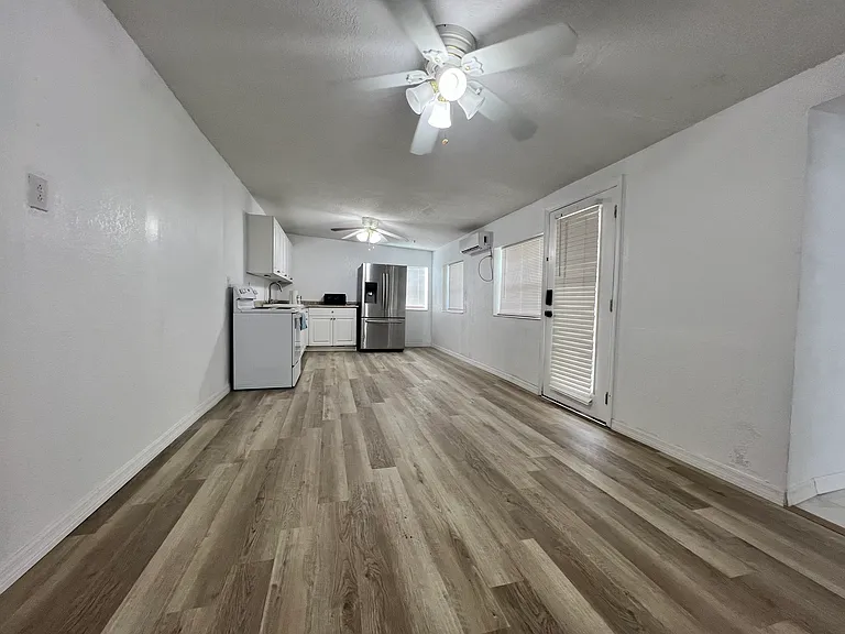 1835 Lynncrest Rd #2 — Photo 1