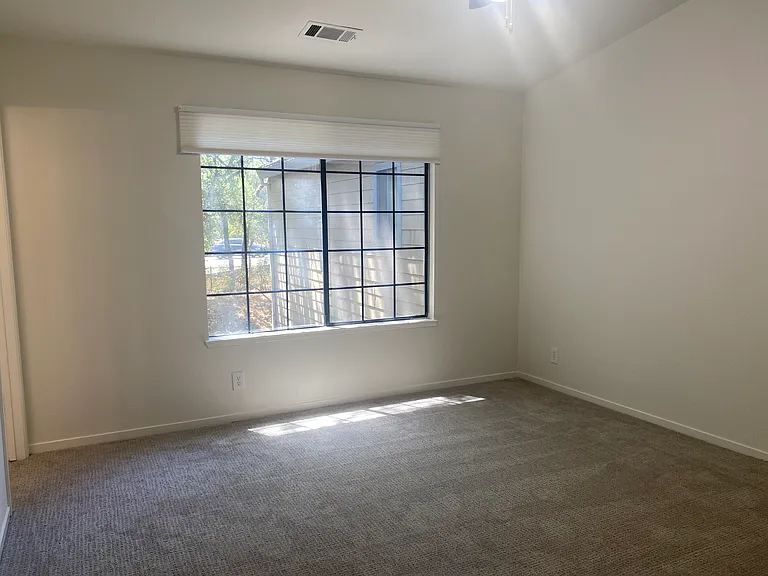 11 Burgundy Way — Photo 18
