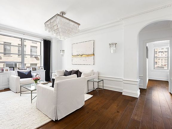 2nd image of 255 W 84th St APT 8D