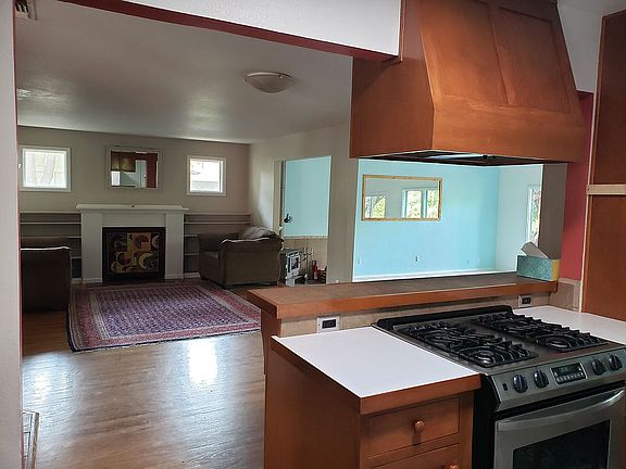 2nd image of 7714 Olive St