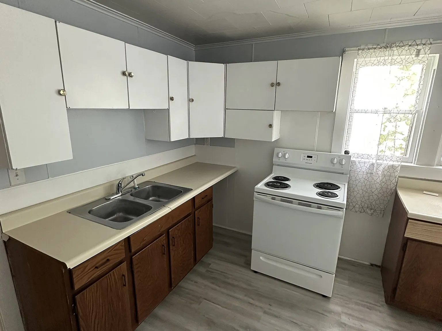 415 East 35th Street - 1 — Photo 4