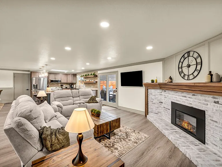 13745 Kewanna Trl — Photo 16