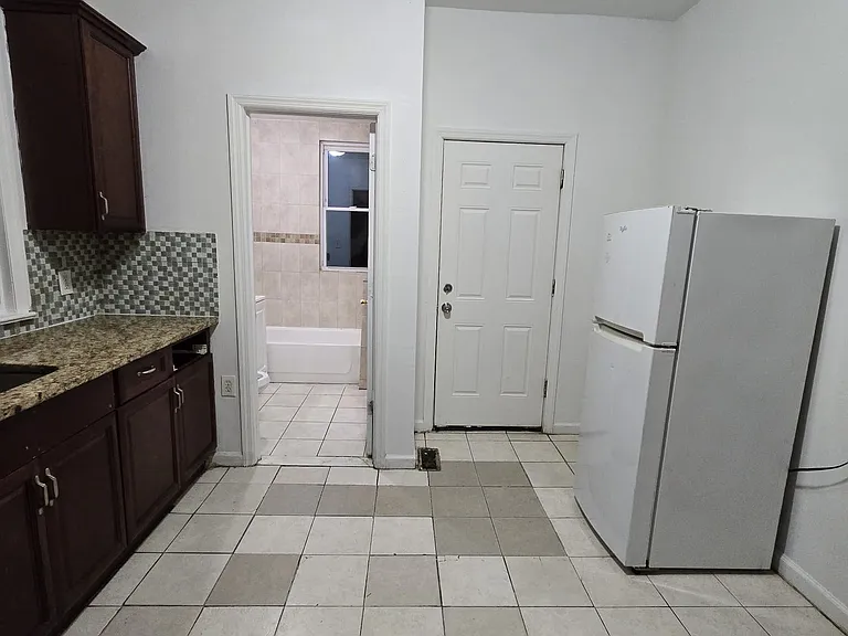 43 Treacy Ave #1 — Photo 3