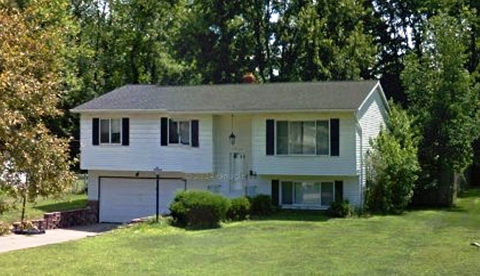 1st image of 28165 Gardenia Dr