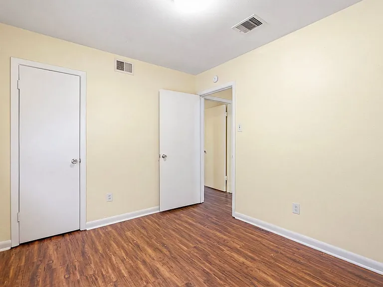 10227 Glenmawr Dr — Photo 15