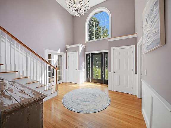 4th image of 7 Gabriel Court
