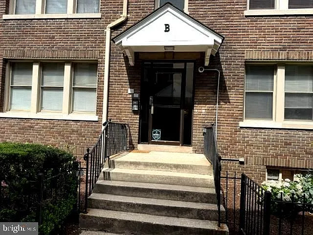 1725 Lanier Pl NW #24B — Photo 7