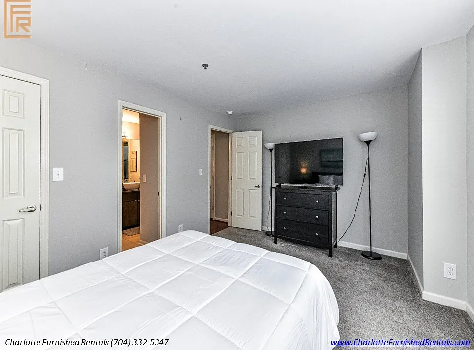 509 N Graham Street — Photo 4