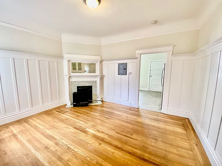 1081 Natoma St — Photo 2