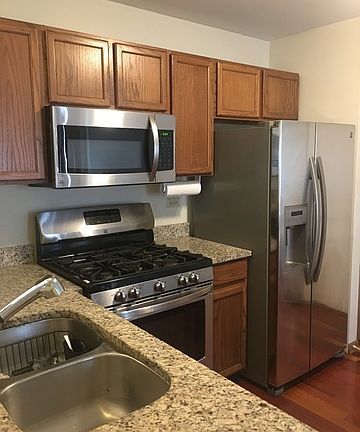 3rd image of 4223 Rivertowne Ct