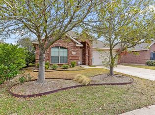 136 Horseshoe Bnd, Waxahachie, TX 75165