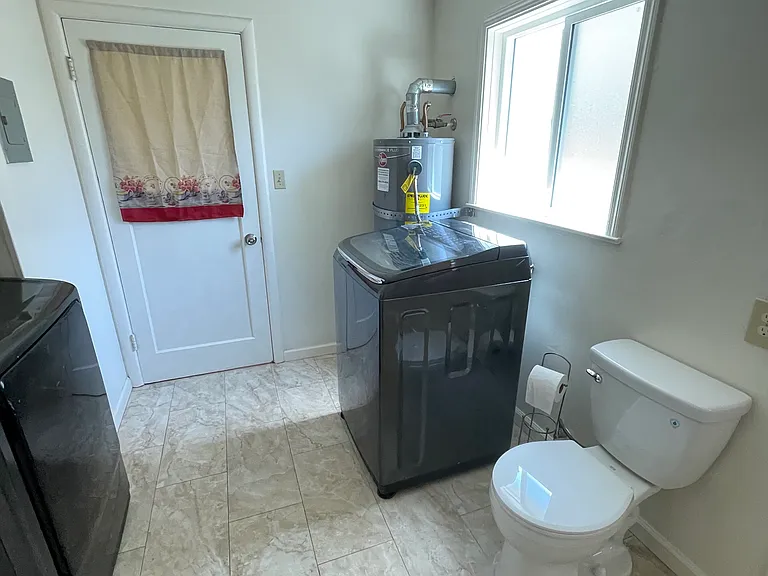 1120 Harrison St — Photo 8